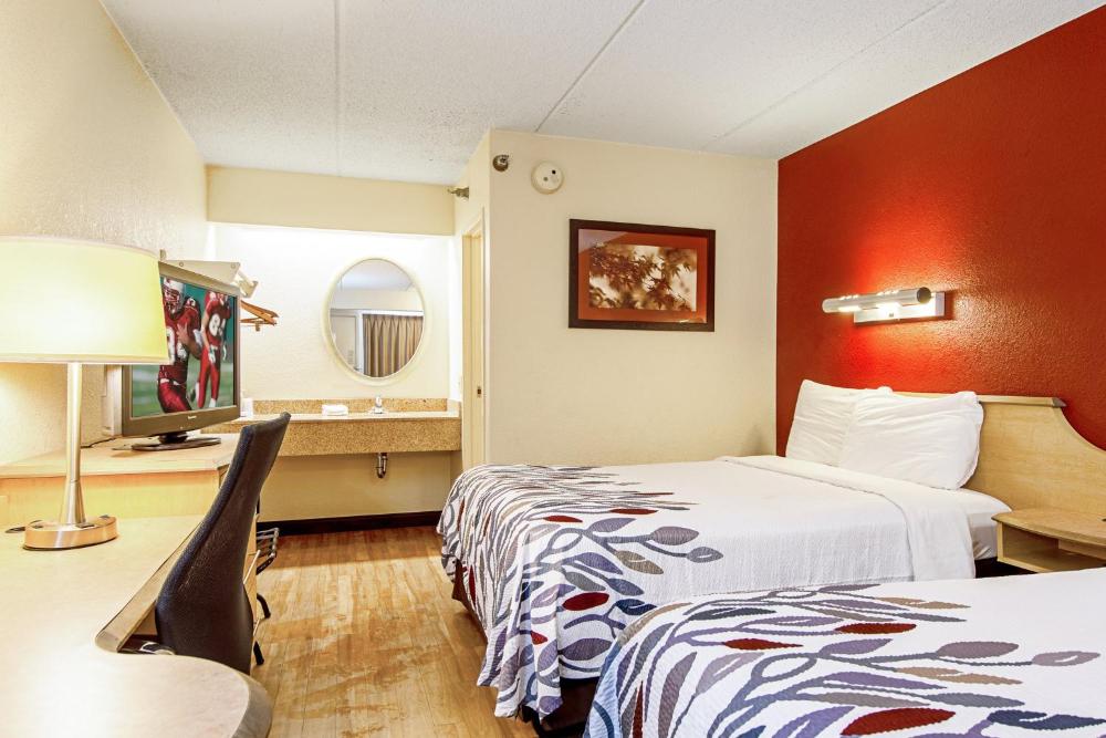Red Roof Inn Charleston West - Hurricane, WV